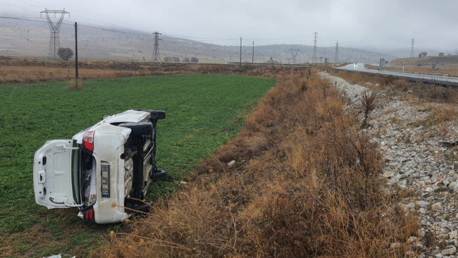 Taklalar atan otomobilden yara almadan çıktı